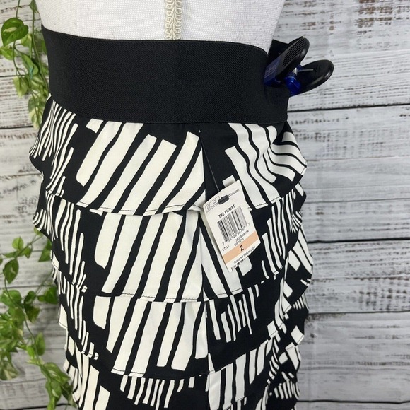 Alfani Skirt size 2 Black Ivory Tiered Layers Pencil Knee Modest Church Wedding - Picture 9 of 12